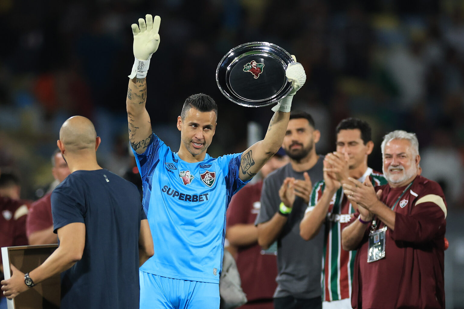 📹 Fluminense idol Fábio talks about official match record, watch here