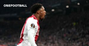 Former Arsenal youngster refusing to be forced out of Ajax