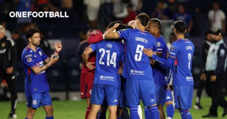 🎥 Cruz Azul veteran produces insane trivela volley in Leagues Cup 🚀