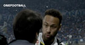 📹 Neymar collides with photographer, who is ejected from Mineirão