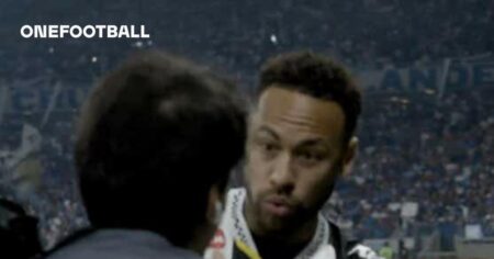 📹 Neymar collides with photographer, who is ejected from Mineirão