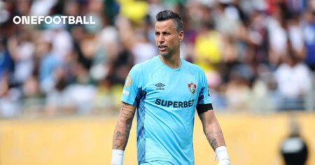 Fábio sets record for most appearances in football history