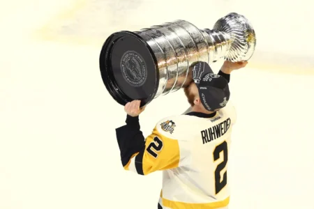 Former Penguins Defenseman Announces Retirement From NHL