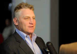 Have Your Say: Is Brett Hull The Best U.S. player in NHL history?