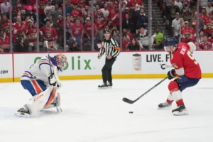 Ex-Oilers Netminder Says Stuart Skinner Takes Too Much Blame: 'We Forget That He's A Young Goalie'