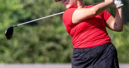 GIRLS GOLF: Berries shoot one of best rounds in program history at LGC | Sports