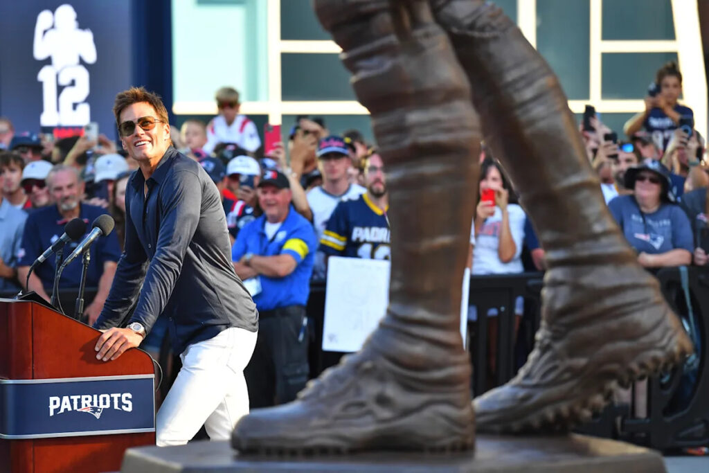 Patriots unveil statue of Tom Brady, who takes crack at Jets fans and his 40-yard dash time