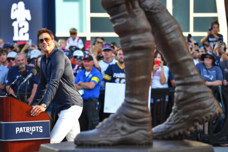 Patriots unveil statue of Tom Brady, who takes crack at Jets fans and his 40-yard dash time