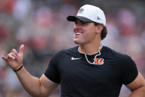 Winners/losers of Trey Hendrickson, Bengals reaching 1-year deal
