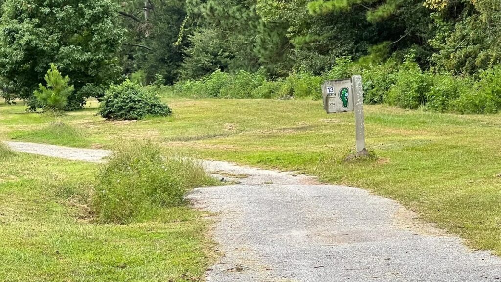 North Carolina golf course owners to pack in homes on closed property