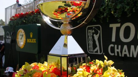 Sunday final round updates, scores