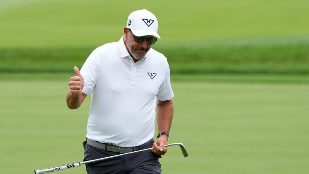4 tips to learn from Phil Mickelson, Jon Rahm