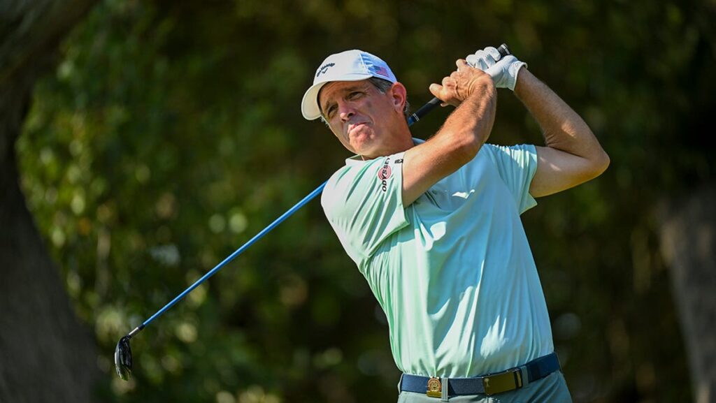 Former pro Mike Sposa advances to Round of 32