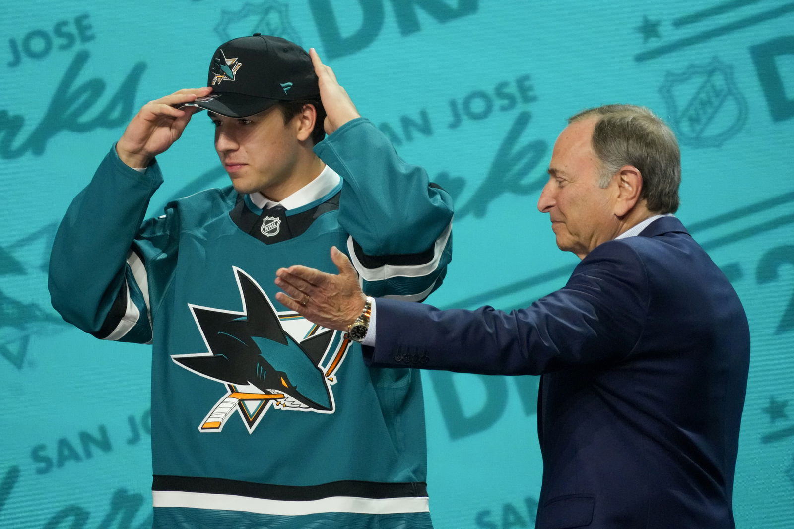Michael Misa and Gary Bettman (Kirby Lee-Imagn Images)