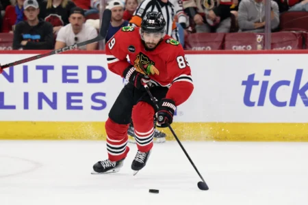 Ex-Blackhawks Forward Among Remaining Free Agents