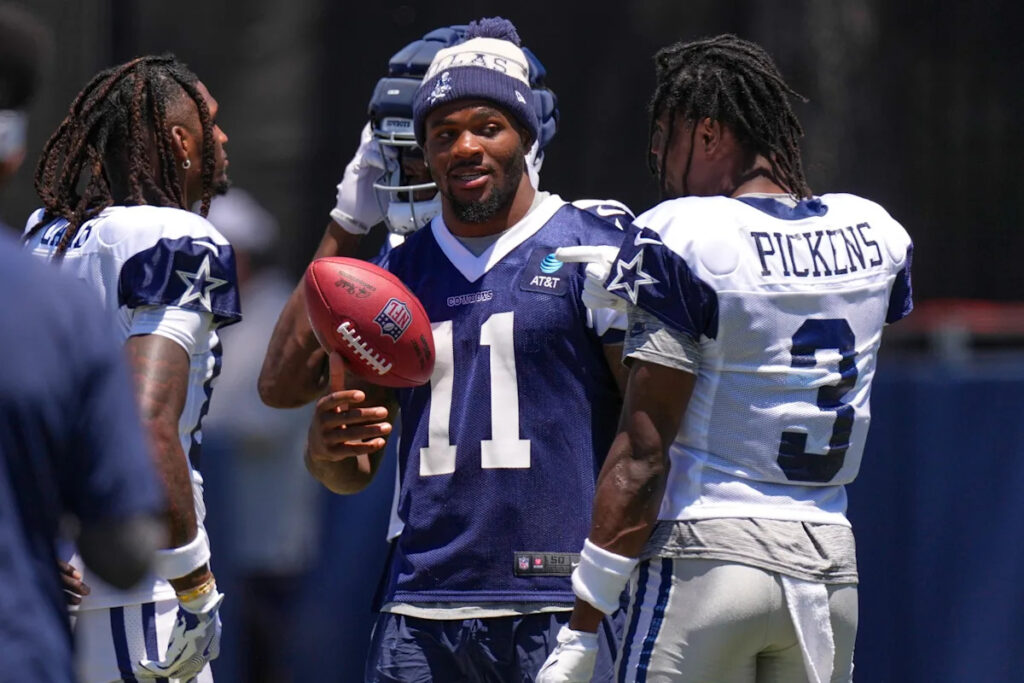 Micah Parsons listed as starter on Cowboys’ first unofficial depth chart despite trade request, lagging contract negotiations