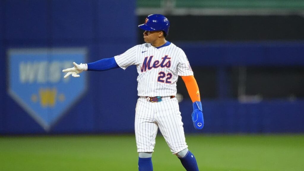 SEE IT: Mets' Juan Soto shuffle delights crowd at 2025 MLB Little League Classic