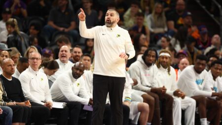 Knicks assistant coach target Mike Weinar staying with Pacers; Chris Jent remains candidate