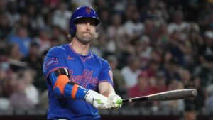 Mets Notes: Jeff McNeil undergoes precautionary MRI, Brandon Nimmo 'better today'
