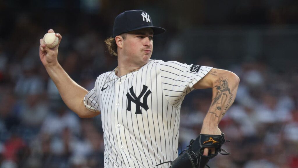Devin Williams wastes Yankees' strong pitching, defense with latest implosion in Friday's 10-inning loss to Astros