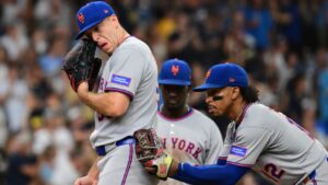 Carlos Mendoza: Mets 'can't be looking at the standings' after getting swept by Brewers, losing seventh straight