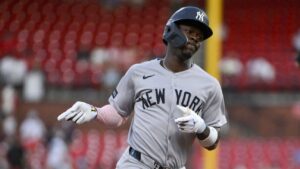 Jazz Chisholm Jr. homers as Yankees hold on to 4-3 win over Cardinals