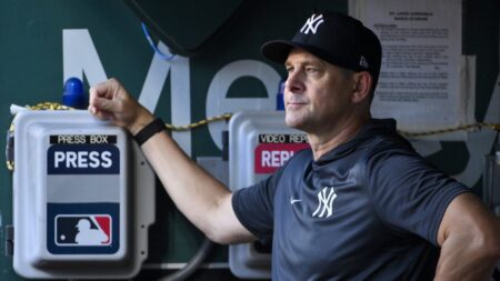 Yankees' Brian Cashman defends Aaron Boone, says manager is doing 'best he can'