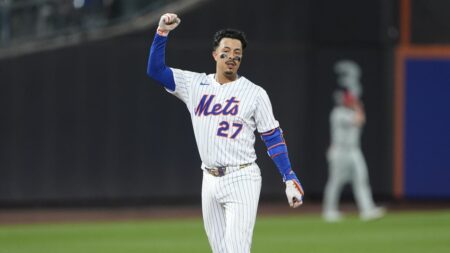 Mets’ offense explodes for 13 unanswered runs to open series with win over Phillies