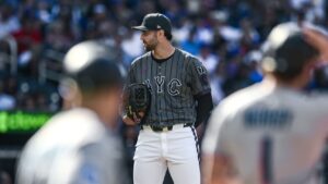 David Peterson's season-worst start puts Mets behind in 11-8 loss to Marlins