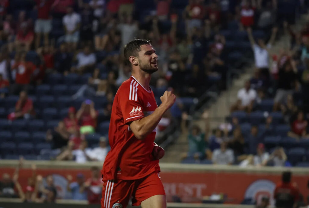 📊 Cuypers joins Chicago elite with opener against St. Louis