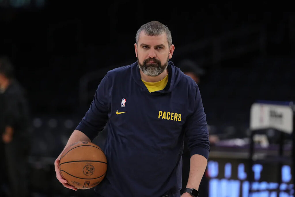 Pacers mutually part ways with assistant coach Mike Weinar, 2 months after NBA Finals run