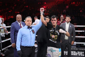 Mirco Cuello blasts Sergio Rios in 2 rounds to capture WBA interim featherweight title