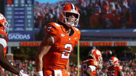 College football picks: Predictions against the spread, odds, betting lines for top 25 games in Week 1