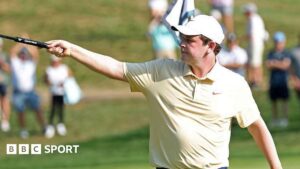 Fired up Robert MacIntyre leads Scottie Scheffler going into BMW Championship final round