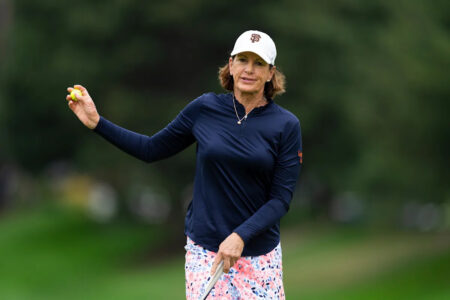 Juli Inkster wanted a tune-up for Senior Open. She nearly set an LPGA record