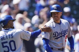Clayton Kershaw and rebounding offense help Dodgers salvage split against Rockies
