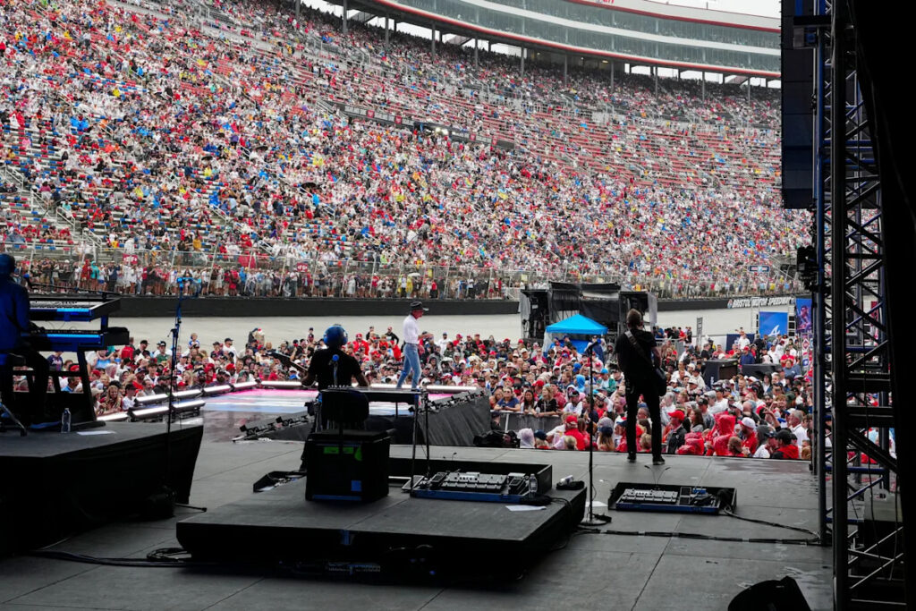 MLB Speedway Classic between Braves, Reds begins with rain delay at Bristol Motor Speedway