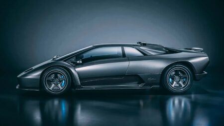 This Lamborghini Diablo V-12 Restomod Was Made for the Track