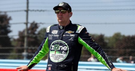 Kyle Busch fumes on radio after Ross Chastain divebomb sends Denny Hamlin into him