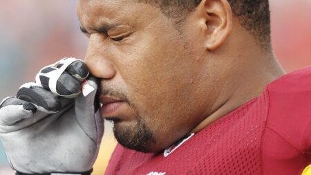 Report: NFLPA tells players they can still use smelling salts