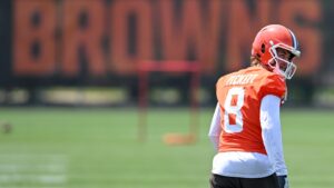 Kenny Pickett and Sam Howell make NFL history by getting traded three times before Year 4