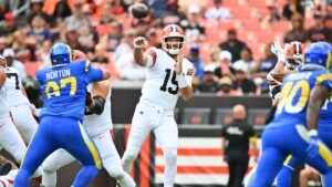 Joe Flacco goes 9-for-10 for 71 yards and a touchdown in brief preseason action