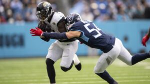 Broncos sign LB Garret Wallow, cut CB Mario Goodrich