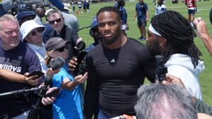 Micah Parsons requests a trade from the Cowboys