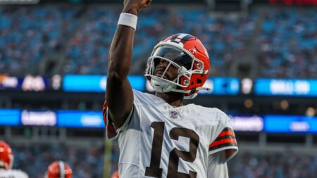 Kevin Stefanski isn’t “diving into” the quarterback competition, after Shedeur Sanders’s debut