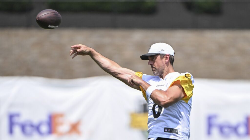Mike Tomlin suggests Aaron Rodgers won’t play in the preseason
