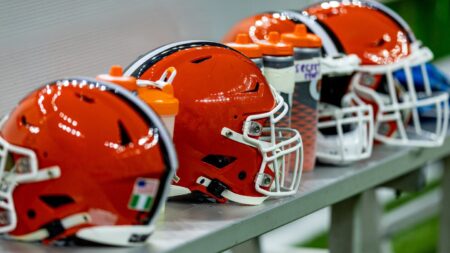 Browns claim OT Sebastian Gutierrez off waivers