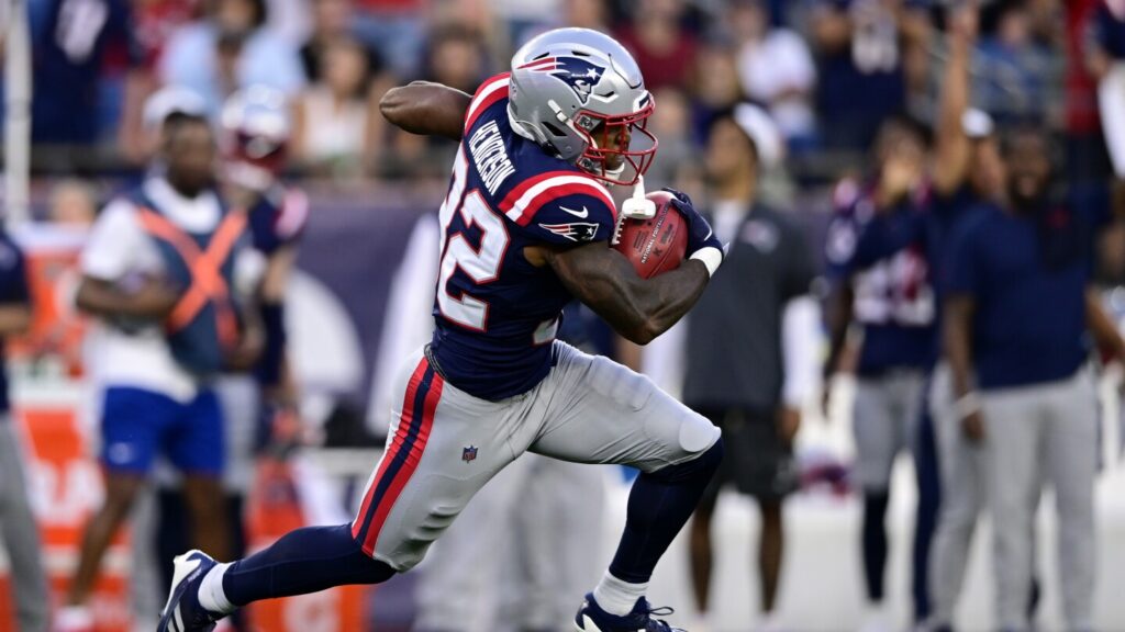 TreVeyon Henderson opens NFL career with 100-yd kickoff return touchdown