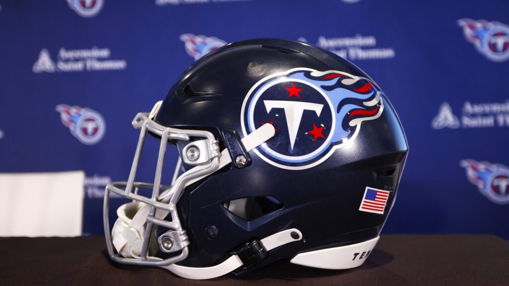Titans sign OL Arlington Hambright, waive WR Ramel Keyton
