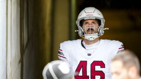 Cardinals re-sign LS Aaron Brewer, place DL Justin Jones on IR/designated to return